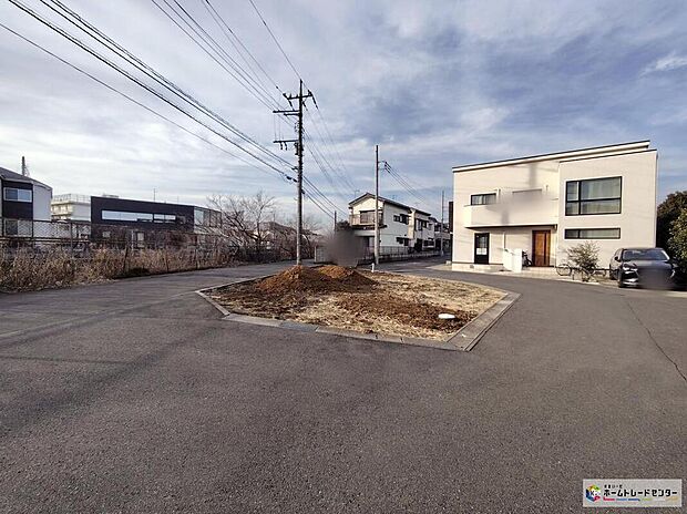 【前面道路含む現地写真】
平日・お仕事帰りなど、いつでもご案内可能です。周辺環境と併せて、実際に現地をご確認ください♪