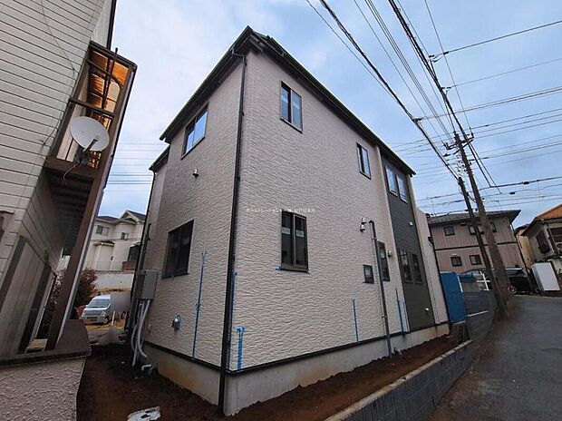 休日にご家族揃ってご見学はいかがでしょうか♪実際の現地を見てみると図面などではわからない、新たな発見もありますのでまずはお気軽にお問い合わせください♪