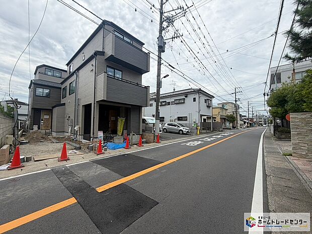 新築ならではのきれいさはもちろん、暮らしやすさにもこだわった一戸建て。
ぜひ一度、実際に見ていただきたいおすすめの住まいです♪