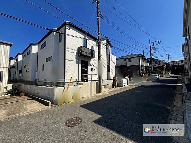 【現地外観写真】≪当日のご見学予約も承ります♪お電話にてお気軽にお問い合わせください。≫
これから徐々に家の骨組みが出来上がっていきます。どんな家が建つのか楽しみですね♪