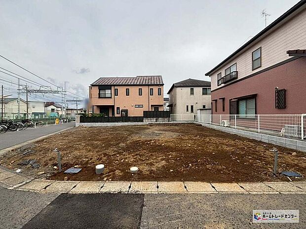 【現地外観写真】☆京成松戸線「元山」駅徒歩1分☆
一戸建ての大きなメリットは、「自分の土地」を自由に使えること。好きなペットが飼えるほか、ガーデニングやＤＩＹ、車やバイクの手入れなど様々な趣味を楽しめます♪