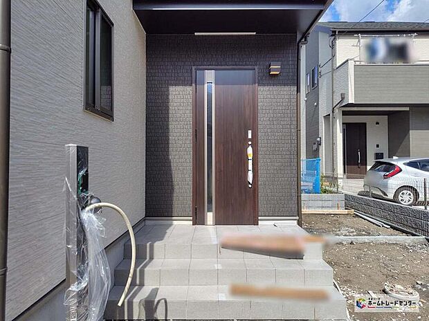 【玄関】家の第一印象は玄関で決まるくらい重要な場所。玄関は家の顔といわれますが我が家のセンスをさりげなく感じさせる魅力ある玄関造りも楽しみの一つ。帰宅する度に家族がほっとできる心地よい空間造りも大切ですね♪