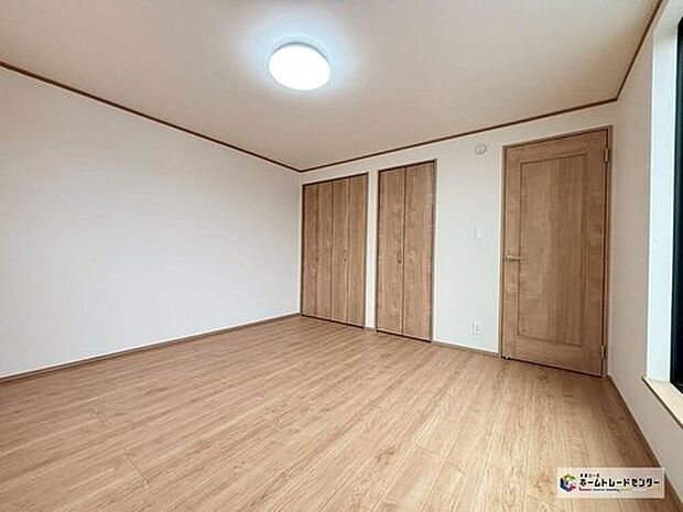 【リビング以外の居室】心地良い風を感じられる全居室２面採光！風通しがよく効果的に空気の入れ替えができます♪

