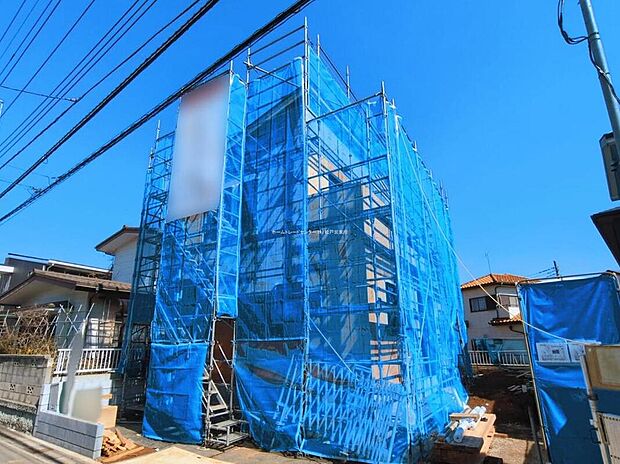 【現地外観写真】一戸建ての大きなメリットは、「自分の土地」を自由に使えること。好きなペットが飼えるほか、ガーデニングやＤＩＹ、車やバイクの手入れなど様々な趣味を楽しめます♪