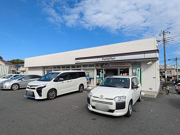 ファミリーマート市川国府台店(約821m)