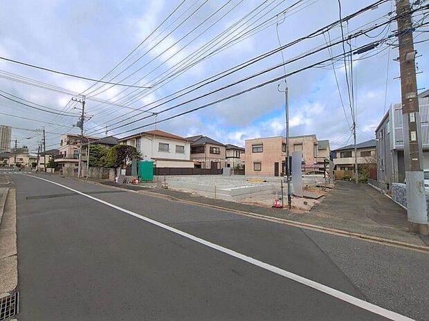 【前面道路含む現地写真】平日・お仕事帰りなど、いつでも現地ご案内致します!
お気軽にお問い合わせ下さい♪