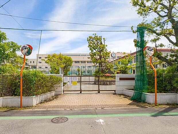 市川市立第六中学校（約1,900m）