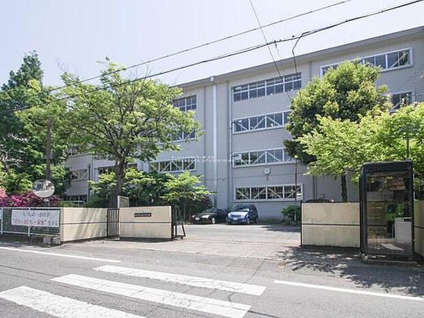 松戸市立第三中学校(約1,500m)
