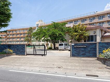 松戸市立牧野原中学校 2100ｍ(徒歩27分)