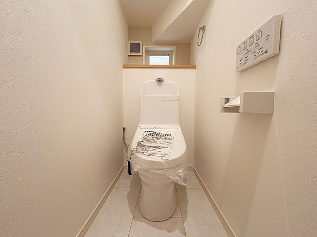 【トイレ】トイレは1F・2Fにあり、混み合う時間帯や体調不良の時などに便利です。