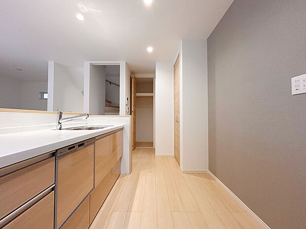 【食洗機付きシステムキッチン】Plus One Styleのキッチンは食洗機が標準装備！