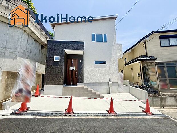 JR・山陽電鉄明石駅まで徒歩約12分！閑静住宅街！広々敷地41坪！住宅性能評価書取得！耐震最高等級！