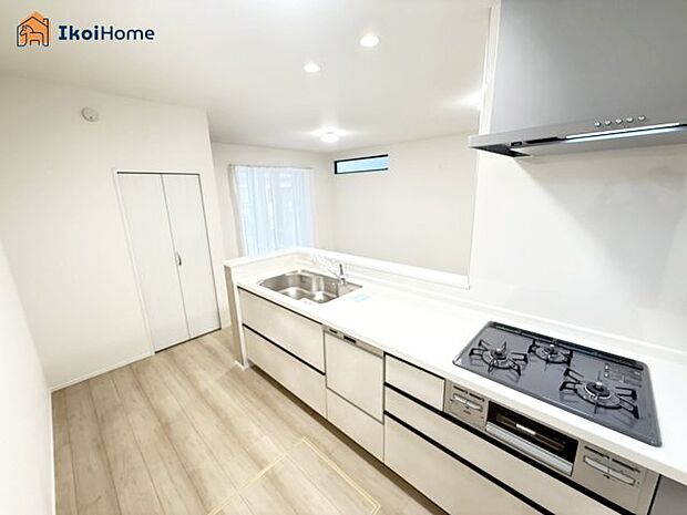 【キッチン】【ホームページに現地動画掲載中】●年中無休:当日予約可●対面式のキッチン♪調理スペースもゆったりです