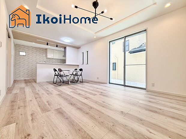 【居間・リビング】フロアーコーティング・エアコン・壁掛けテレビ・などを住宅ローンに組込む事も可能です