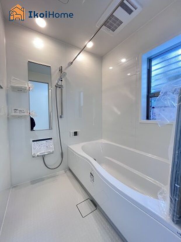 【風呂】【ホームページに現地動画掲載中】●年中無休:当日予約可●小窓ございますので通気・換気良好です。