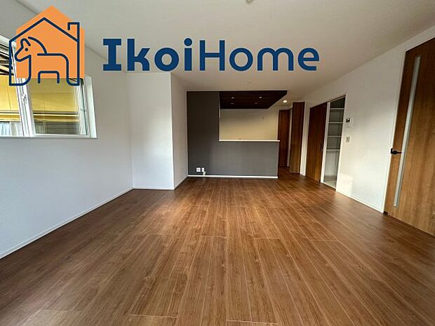 【居間・リビング】同社施工事例です●年中無休：当日予約可●弊社独自の「自己資金0円プラン」もあります。ご利用下さい