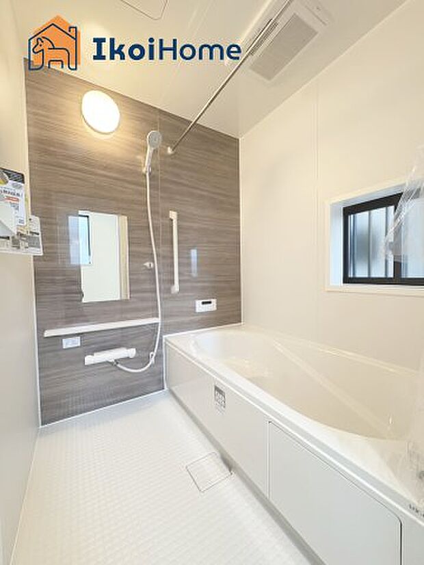 【風呂】【ホームページに現地動画掲載中】●年中無休：当日予約可●小窓ございますので通気・換気良好です。