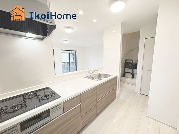 【コンロ】ガスコンロは高火力での調理も可能で、調理器具を選ばなくてもいいので便利です。