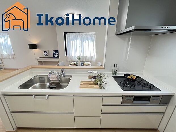 【キッチン】◆同社施工例◆人気の対面式のキッチン♪調理スペースもゆったり!使いやすいです!