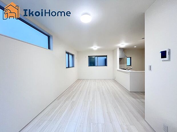 【居間・リビング】【ホームページに現地動画掲載中】●年中無休：当日予約可●家具を配置しやすい間取りとなっております。