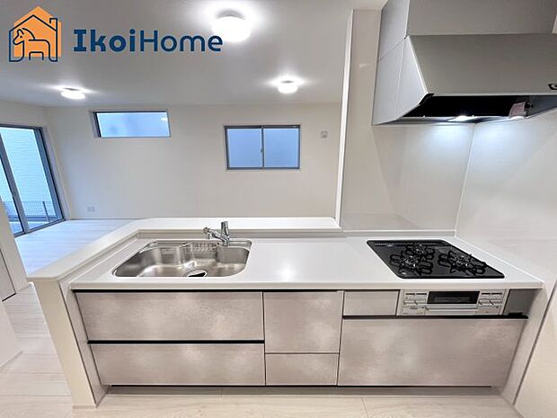 【キッチン】【ホームページに現地動画掲載中】●年中無休：当日予約可●人気の対面式のキッチンです♪広々調理スペース