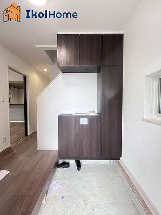 【シューズインクローゼット】収納できる場所が多く家族が多い方、靴を集めることが好きな方、いろいろな方が便利に使うことができます。