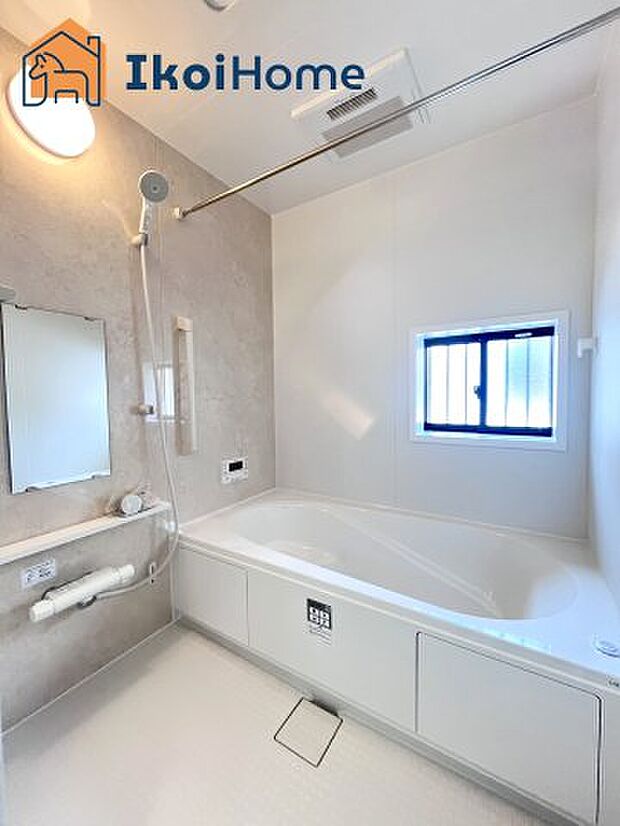 【風呂】【ホームページに現地動画掲載中】●年中無休:当日予約可●小窓があり換気良好の浴室です。