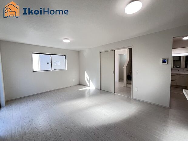 【居間・リビング】【ホームページに現地動画掲載中】●年中無休:当日予約可●LDK17.5帖ございますので広々!