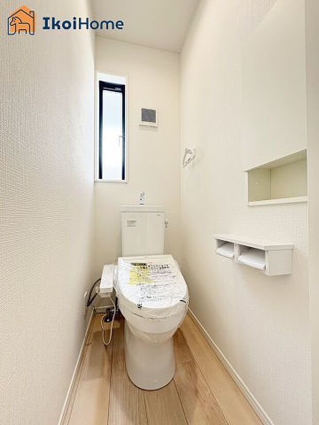 【トイレ】トイレには温水洗浄便座機能付きで、冬も便座が冷たくないので腰冷えを避けられます。