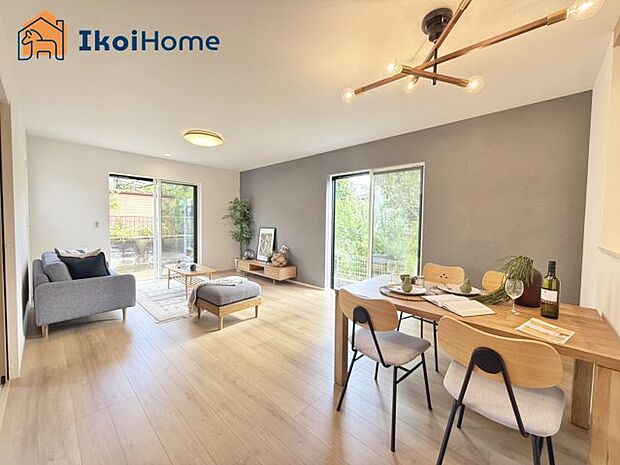 【居間・リビング】同社施工事例です●年中無休:当日予約可●弊社独自の「自己資金0円プラン」もあります。ご利用下さい