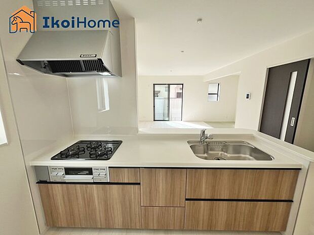 【キッチン】◆同社施工例◆人気の対面式のキッチン♪調理スペースもゆったり!使いやすいです!