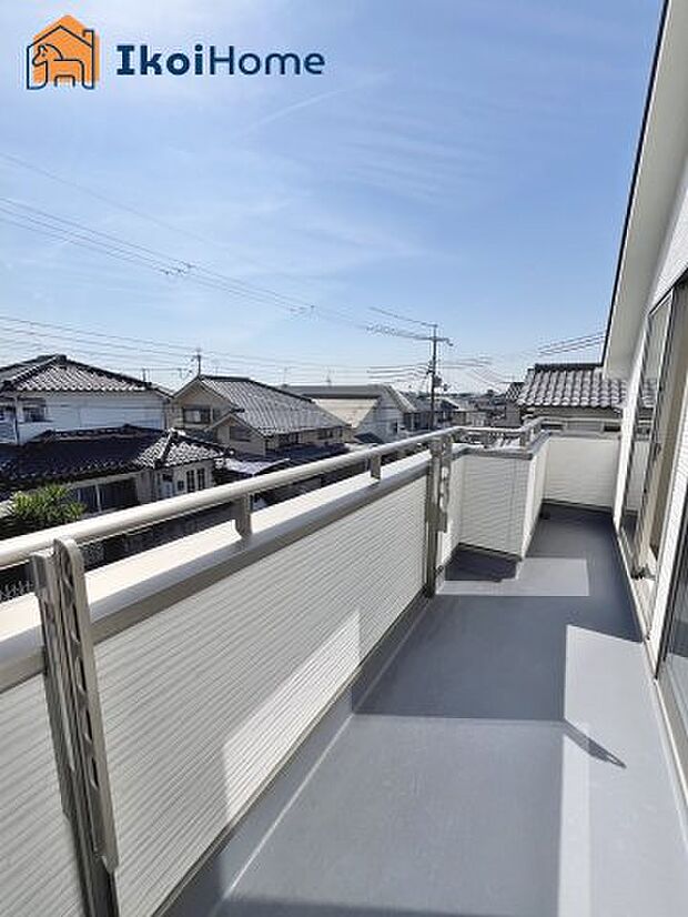 【バルコニー」】◆施工例◆屋根がないですがバルコニー屋根は約8万円から設置することも可能です。