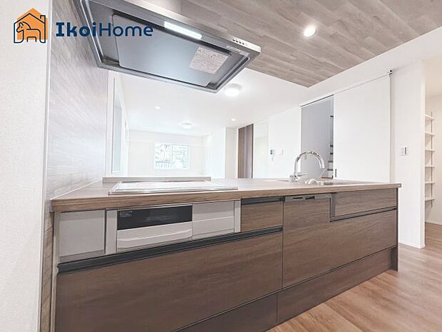 【食洗器】食洗器があることで食事後の面倒な作業も楽ちんになります。