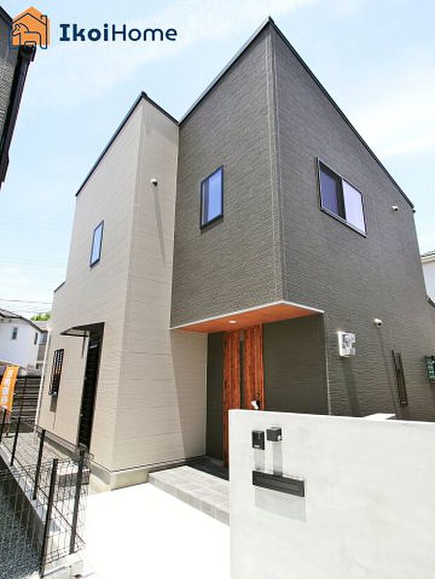 【外観】弊社独自で毎月５組限定「人気オプション３点パック」カーポート・バルコニー・ウッドデッキを１万円で取付