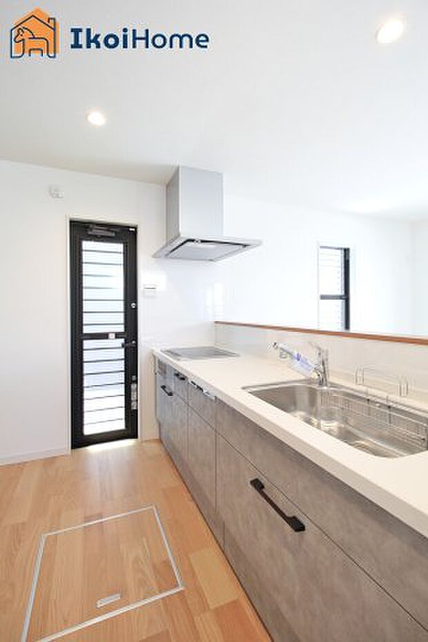 【食洗機】食洗機があることで食事後の面倒な作業も楽ちんになります。