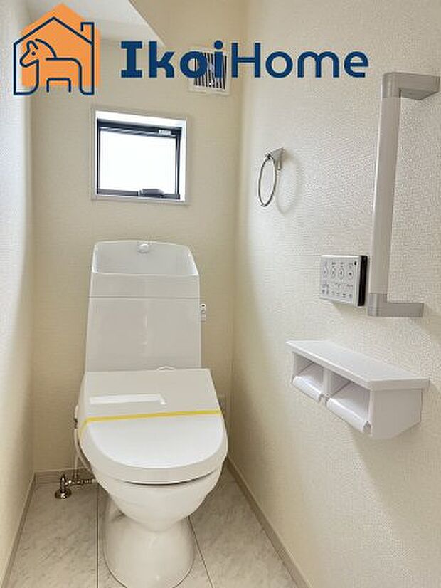 【トイレ】■施工例■トイレには温水洗浄便座機能付きで、冬も便座が冷たくないので腰冷えを避けられます。