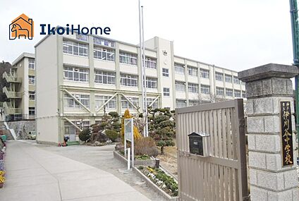 伊川谷中学校 徒歩744m