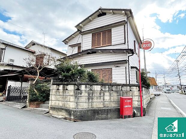 周辺は落ち着いた街並みの住宅地!子育てがしやすい住環境です!まだ未完成ですが、現地でしかわからない事もございます。是非一度ご覧ください。