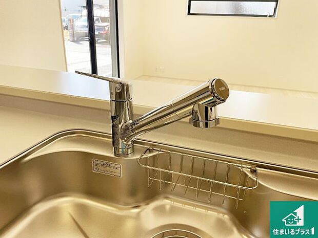 【キッチン水栓】浄水器を内蔵!炊飯時、お茶を作る時に安心してお水を使えます!お湯と冷水、浄水と原水、シャワーの切替えもワンタッチです!