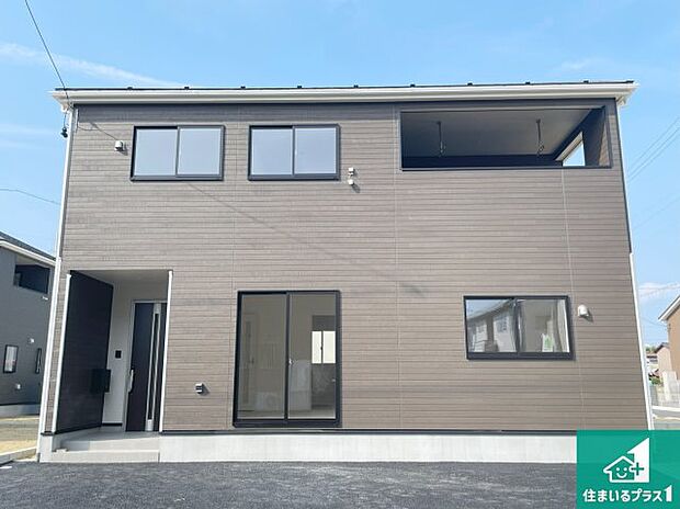 【外観】安心の10年保証!外観を美しく保ち、雨水で汚れを落とします!気になることがありましたら、お気軽にお問い合わせください!