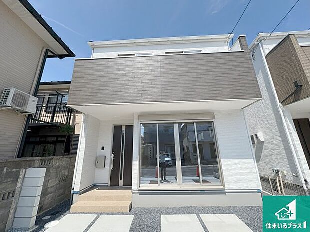 【外観】安心の10年保証!外観を美しく保ち、雨水で汚れを落とします!気になることがありましたら、お気軽にお問い合わせください!