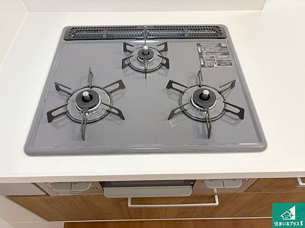 【コンロ】ダブル高火力Siセンサー付きコンロ!3口あるので、まとめて料理をする時も大活躍!