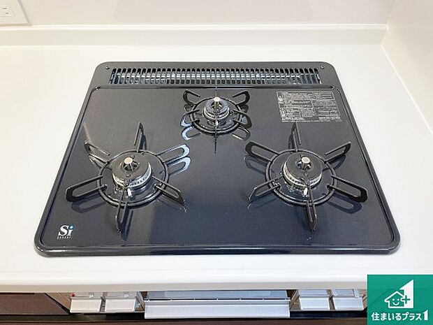 【コンロ】ダブル高火力Siセンサー付きコンロ!3口あるので、まとめて料理をする時も大活躍!