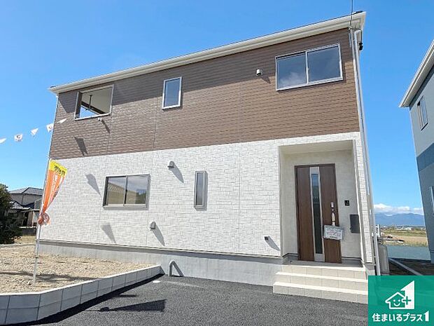 【外観】安心の10年保証！外観を美しく保ち、雨水で汚れを落とします！気になることがありましたら、お気軽にお問い合わせください！