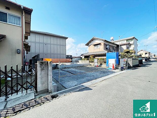 【外観】周辺は落ち着いた街並みの住宅地!子育てがしやすい住環境です!まだ未完成ですが、現地でしかわからない事もございます。是非一度ご覧ください。