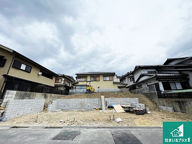 【外観】現在建築中!落ち着いた街並みで新生活を始めることが出来そう!周辺の物件も併せてご紹介させて頂きます!