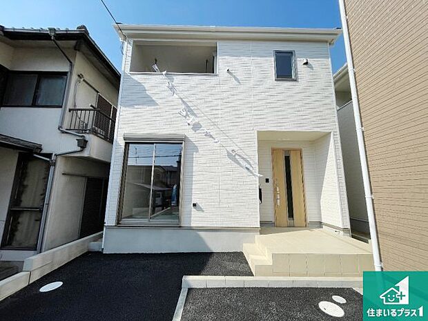 【外観】安心の10年保証!外観を美しく保ち、雨水で汚れを落とします!気になることがありましたら、お気軽にお問い合わせください!