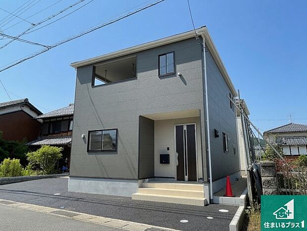 【外観】現在建築中!落ち着いた街並みで新生活を始めることが出来そう!周辺の物件も併せてご紹介させて頂きます!