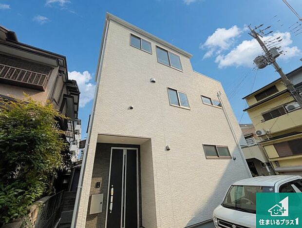 【外観】安心の10年保証！外観を美しく保ち、雨水で汚れを落とします！気になることがありましたら、お気軽にお問い合わせください！