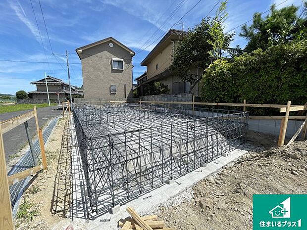 【外観】周辺は落ち着いた街並みの住宅地!子育てがしやすい住環境です!まだ未完成ですが、現地でしかわからない事もございます。是非一度ご覧ください。